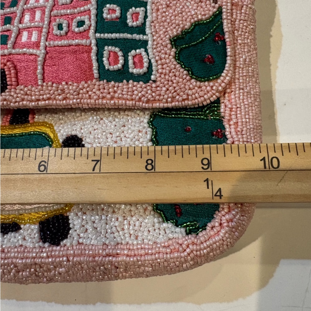 America Beyond Chic Pink Beaded Shoulder Bag with Cityscape - Picture 5 of 9